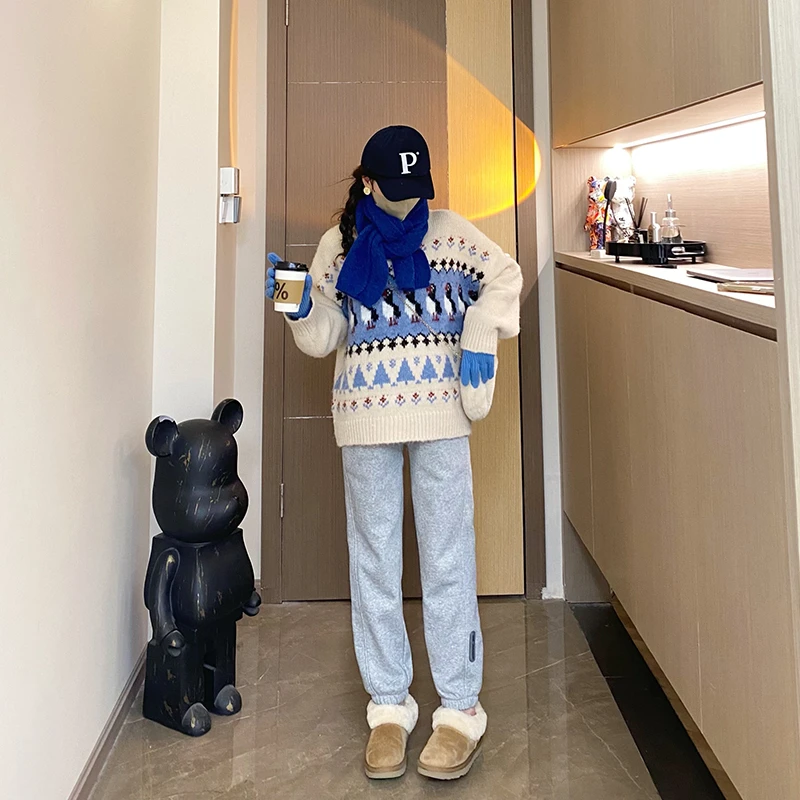 【童话镇】孕妇装秋冬时尚款复古卡通提花圆领休闲慵懒套头毛衣7885