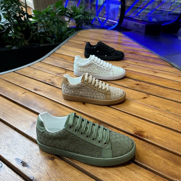 2024新款烫钻休闲2601-13时尚板鞋