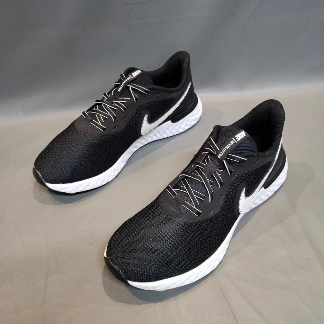 42.5码/95新/Nike Revolution 5 黑白/无原盒/跑步鞋/潮鞋/运动鞋