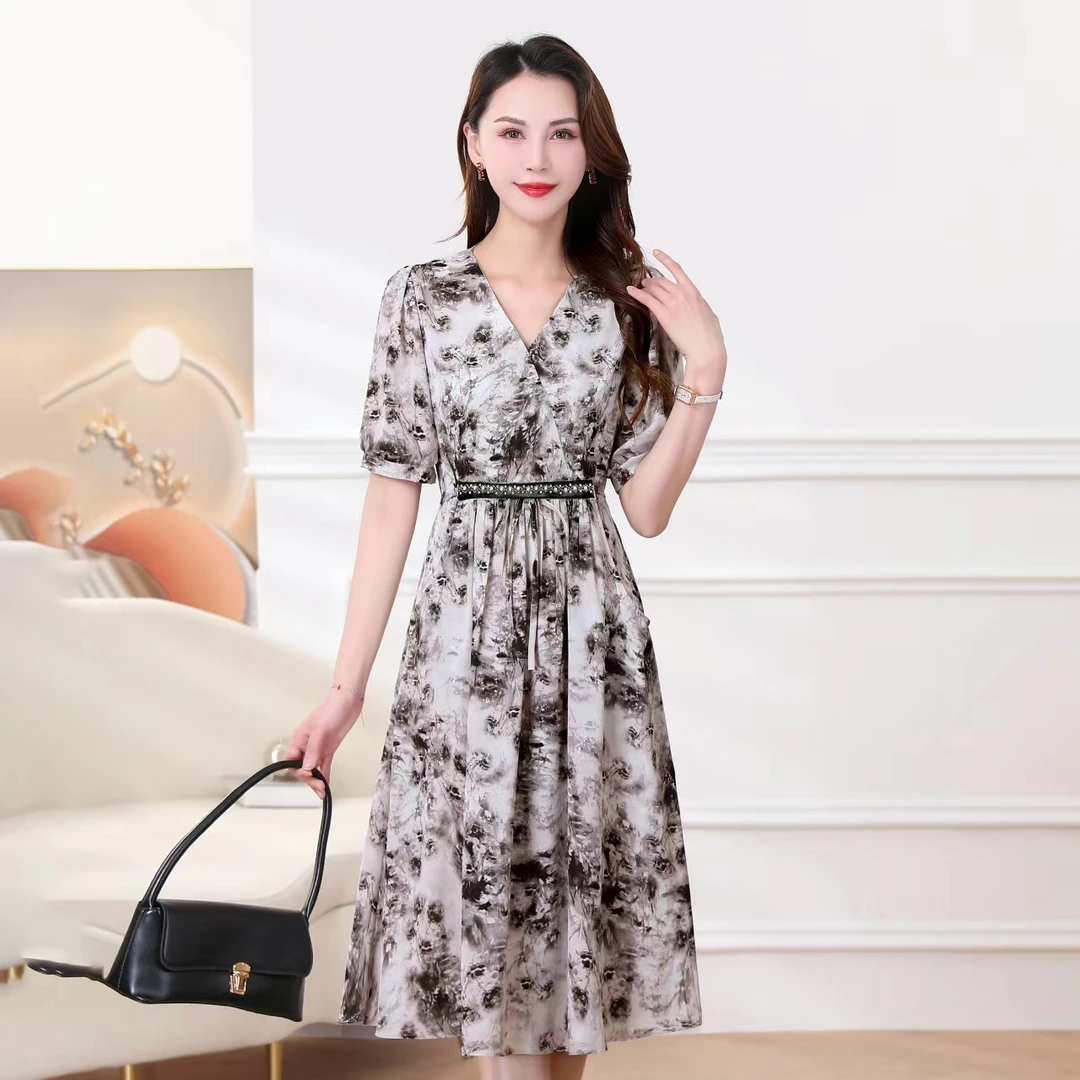 女装连衣裙碎花大码气质显瘦洋气夏季时尚复古法式收腰印花裙子
