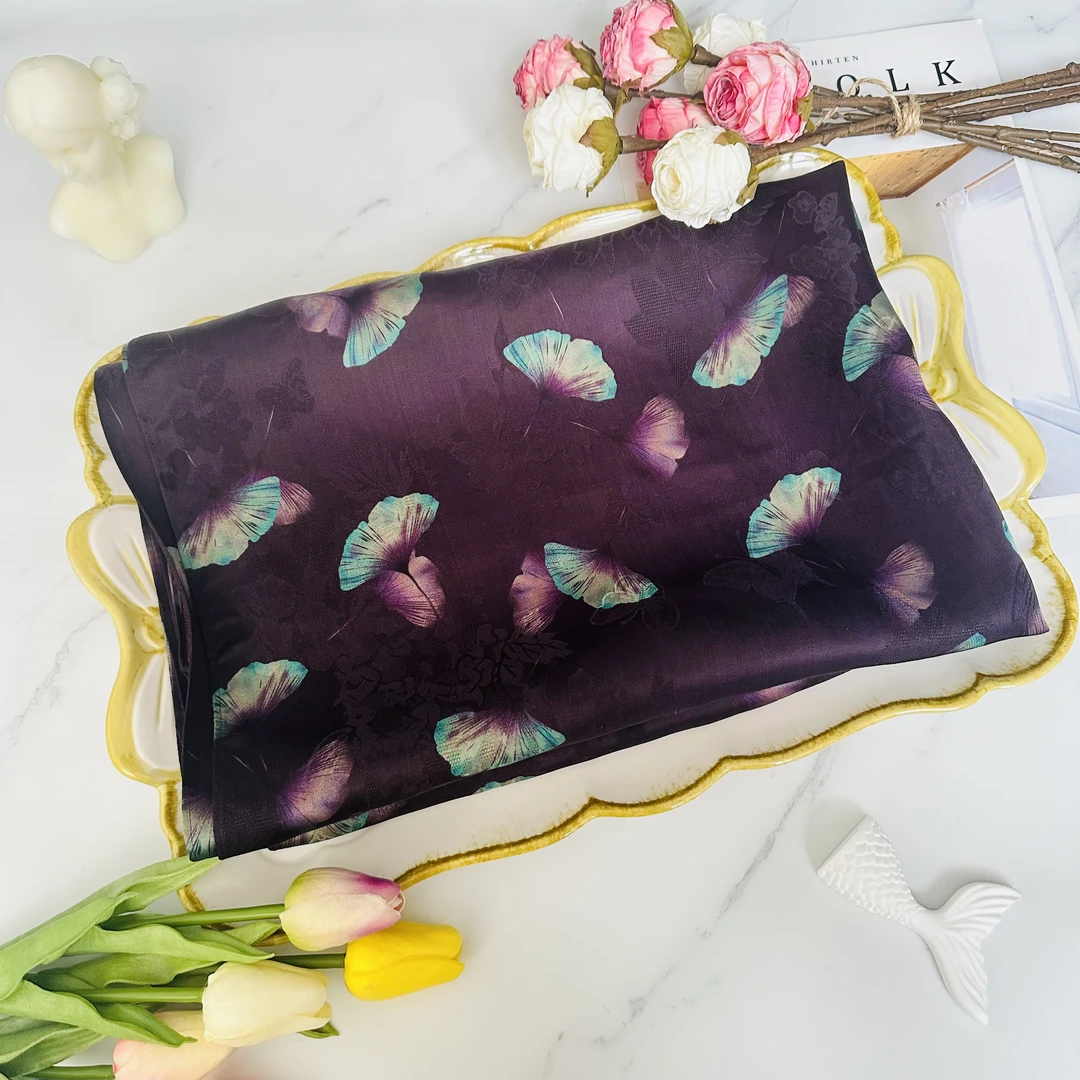 【紫色银杏】   香云纱 真丝 提花花萝 40姆米 料子 宽70cm*长180cm