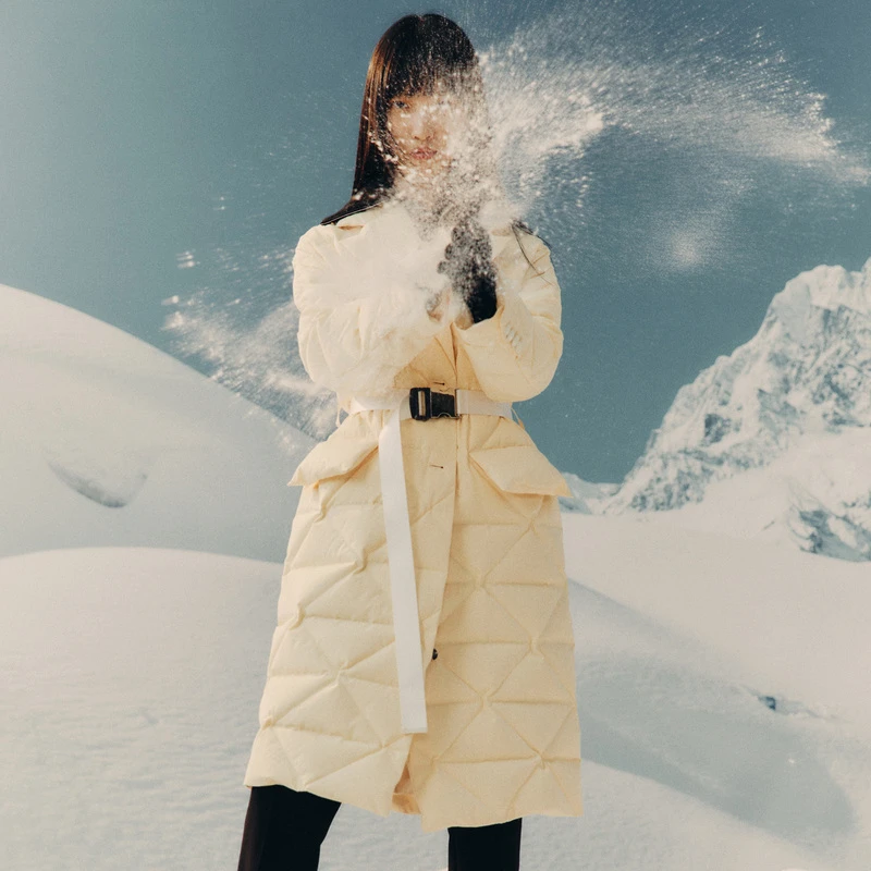 HPLY/荷比俪冬新款女收腰西装式金属卡扣长款羽绒服HDC42560021