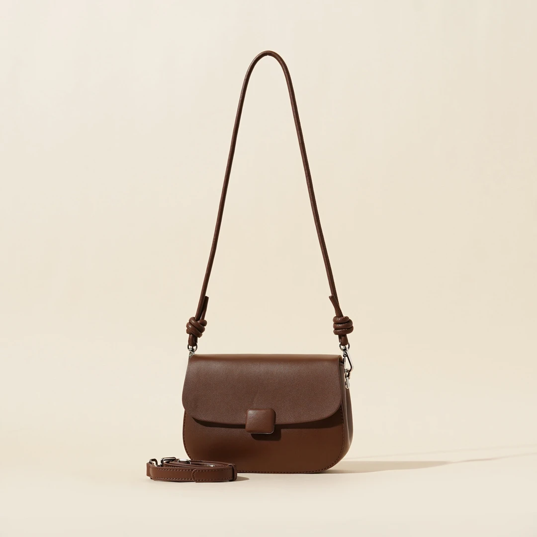 岩牛2024秋冬新款豆腐包时尚通勤款斜跨腋下真皮女包百搭小众棕色