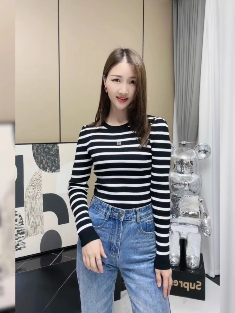 125【唐唐加】|殴+|时尚设计感上衣女秋冬新款条纹修身打底针织衫