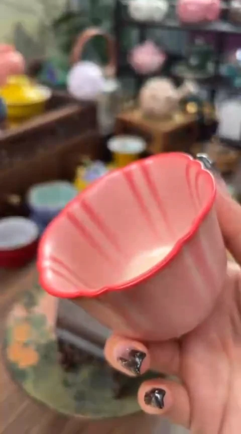 【闪购商品】陶瓷郑国俊胭脂粉猪油冻花口杯