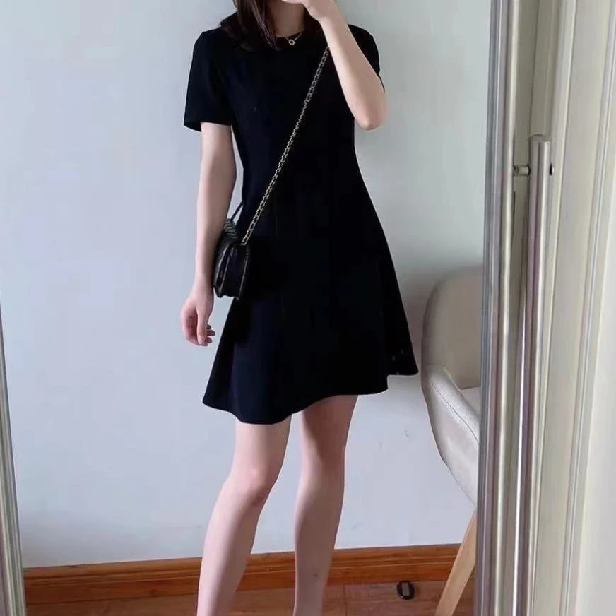 经典黑色赫本风法式高级显瘦连衣裙MA4SYGZ0868