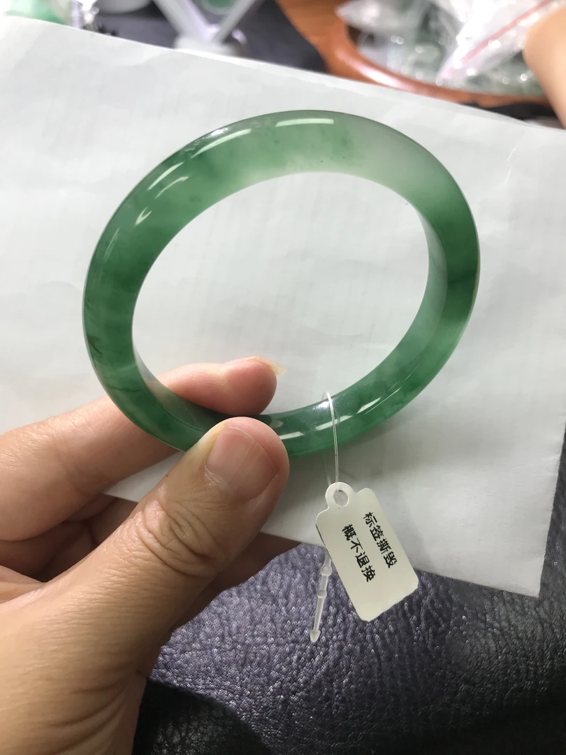 独龙玉飘花手镯55圈口