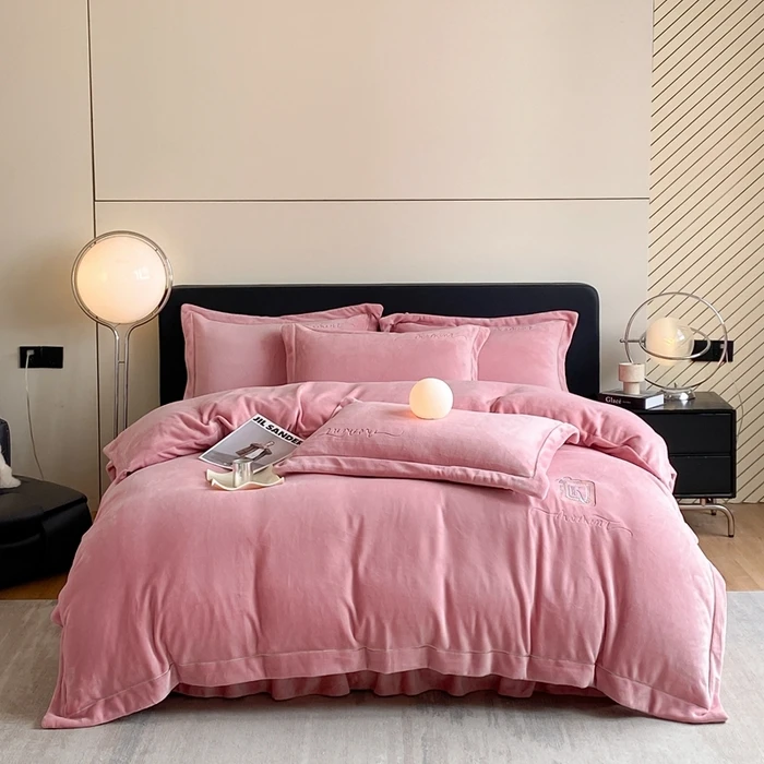 美棉款加厚床盖牛奶绒四件套轻奢绣花夹棉