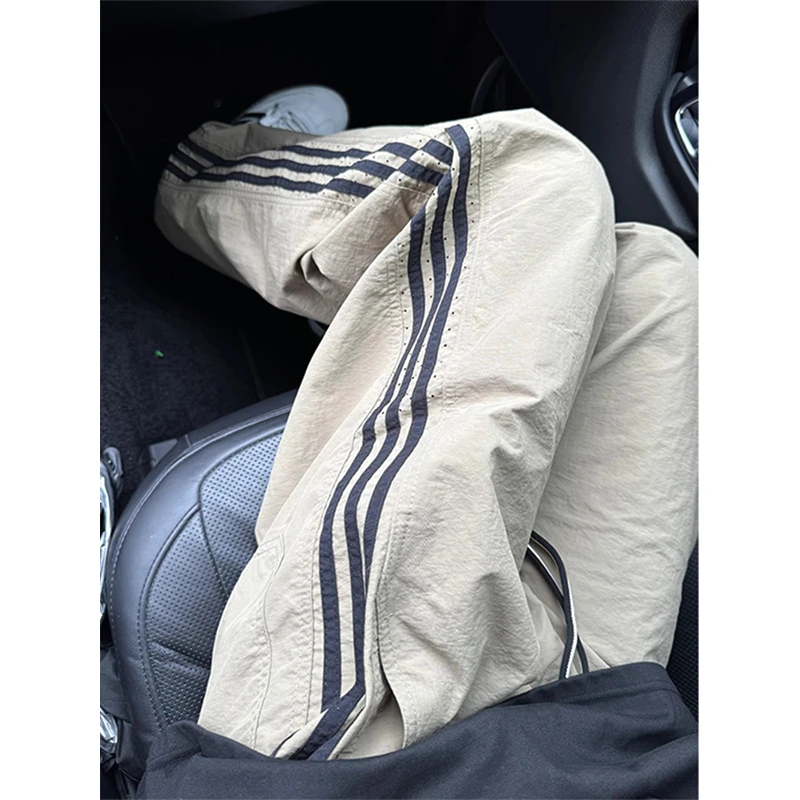 卡其色三条杠条纹裤子男款春季冰丝机能速干伞兵冲锋裤直筒休闲裤