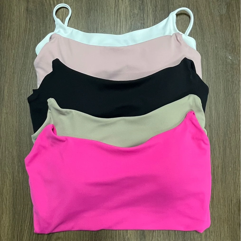 运动文胸一体式固定胸垫细肩带美背瑜伽服外穿舒适健身文胸背心