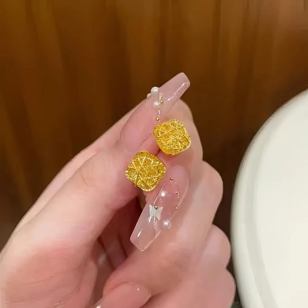 铜合金耳饰 爆款拉丝小方糖耳钉女精致小巧气质百搭耳饰金色耳环