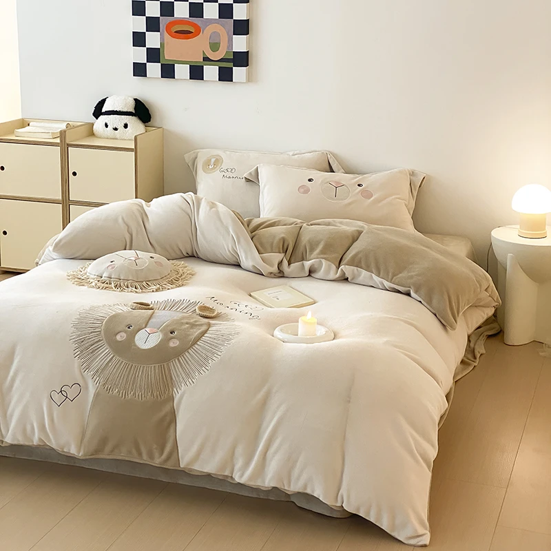 Home 0098 新款可爱卡通牛奶绒四件套 小狮子