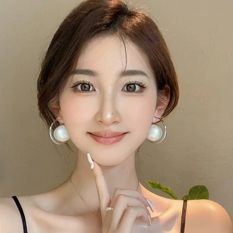 合金耳饰 新款轻奢复古珍珠耳环小众独特高级设计感气质耳坠耳饰