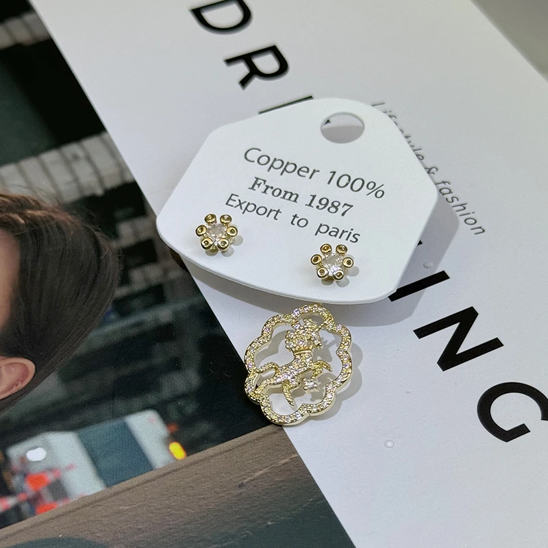 铜合金锆石耳饰 耳钉气质白色轻奢时尚百搭法式精致素款QC999