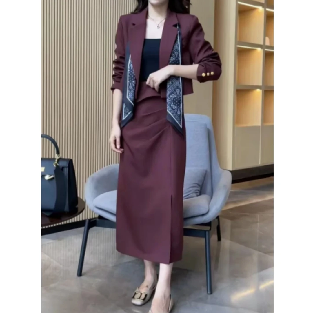 2025新款时尚西服两件套（送丝巾）