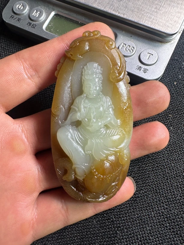 新疆和田玉且末金山糖白观音