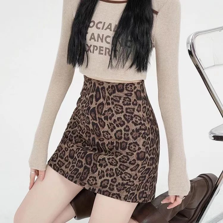 2024秋冬新款高腰豹纹显瘦半身裙百搭裙子防走光辣妹复古短裙