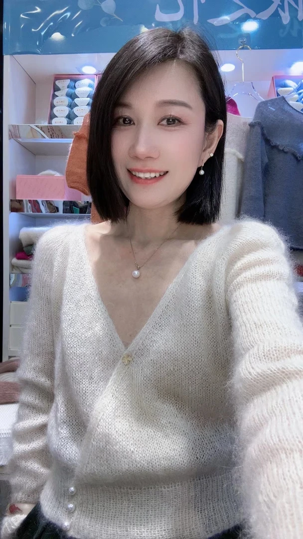 卡西亚开衫 真丝马海毛轻盈柔软亲肤手工编织DIY毛线团