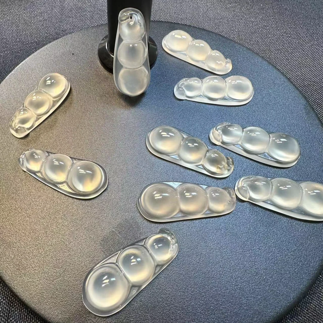 天然玛瑙玉髓四季豆吊坠（绳子可调节）