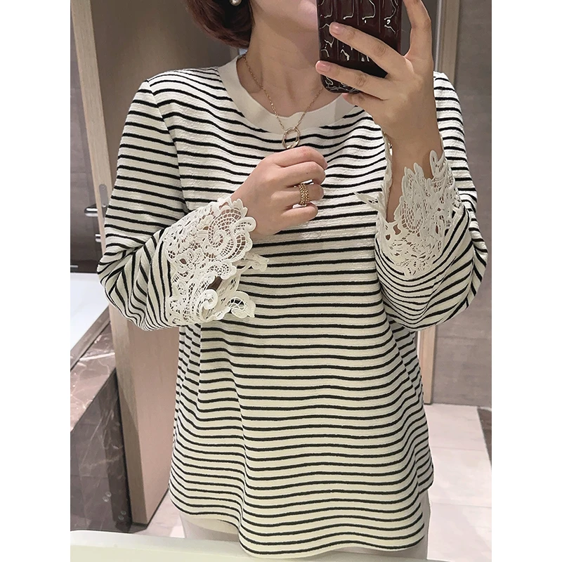 【DIS 清仓】【条纹花蕾】冬季蕾丝拼接条纹圆领长袖T恤Z524Y20524