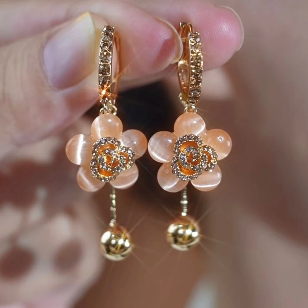 铜合金耳饰 香槟色猫猫石耳环高级感时尚耳饰女爆款圆脸耳坠耳扣