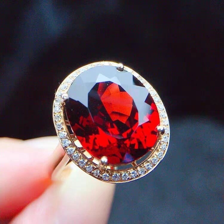 晶砚天然石榴石戒指女925银镶嵌气质时尚简约轻奢红色经典精致