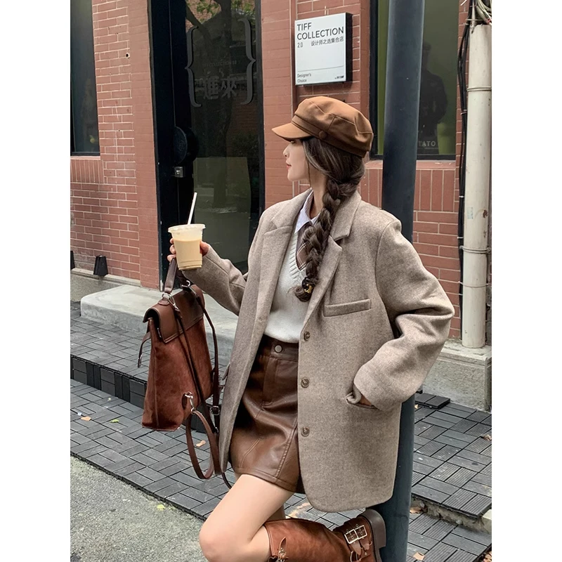 2025新款短款宽松型女毛呢外套冬季韩系复古呢大衣呢子直筒型加厚