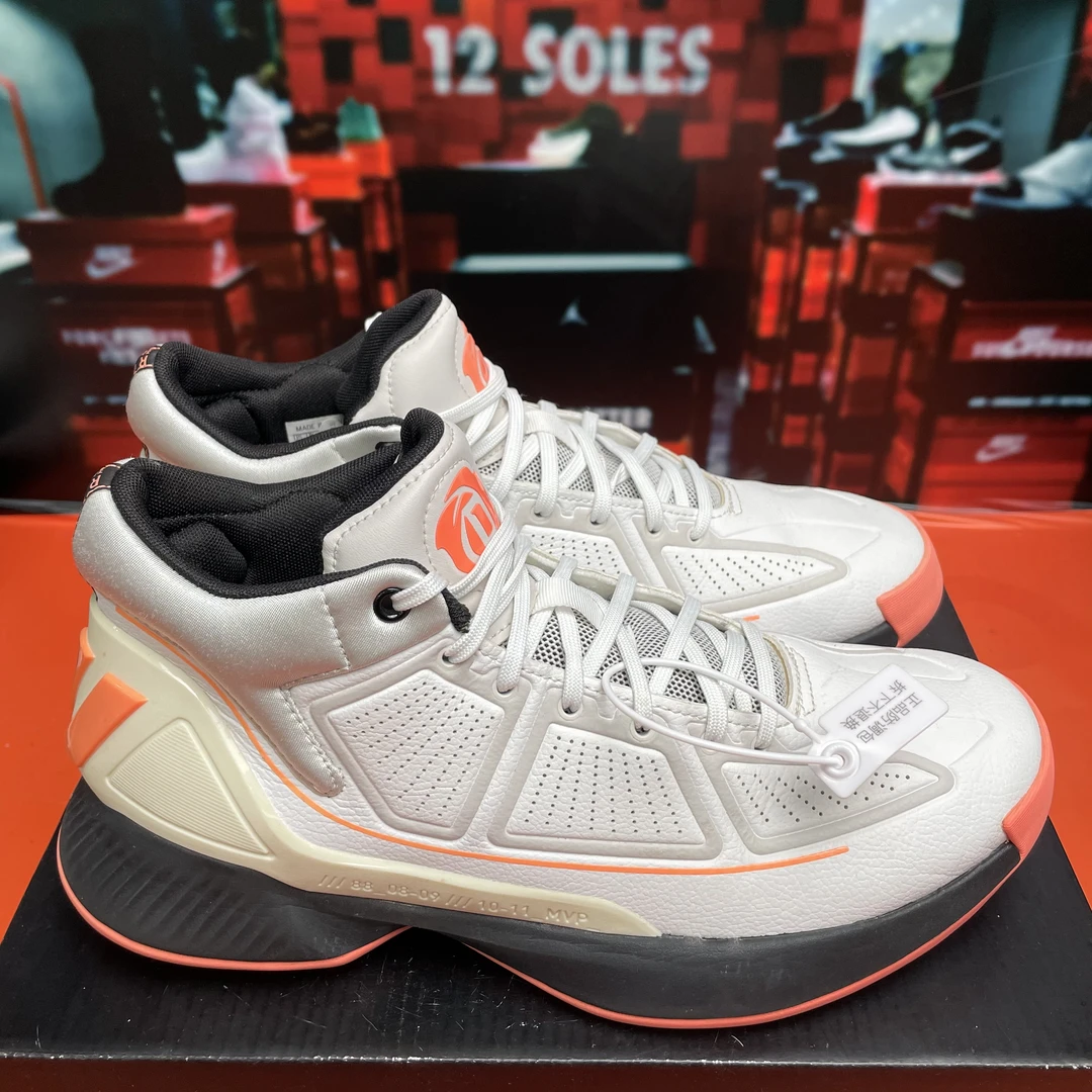 42码 中古 阿迪达斯 D Rose10 篮球鞋 白黑粉 无盒