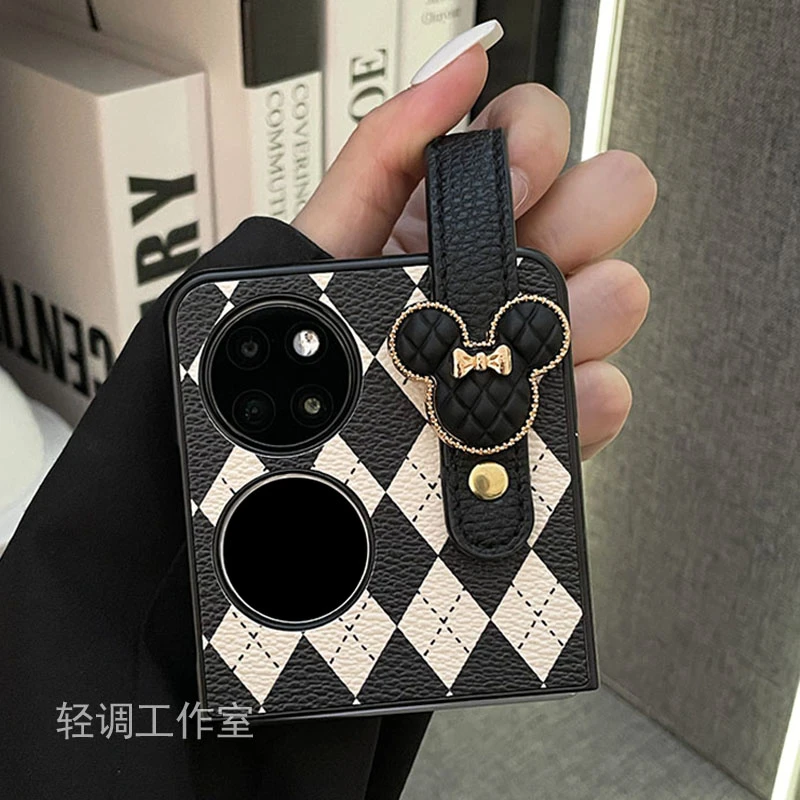 众高档皮质棋盘格卡通手腕带适用于华为pockets手机壳新款
