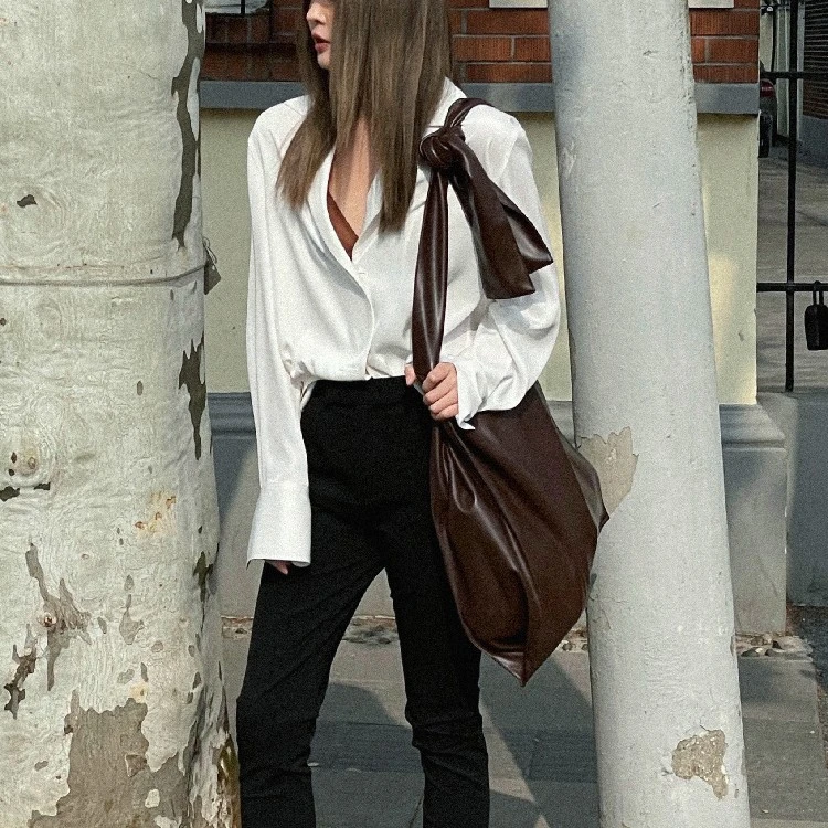 白色翻领女士衬衫轻奢设计感简约轻奢西装衬衣