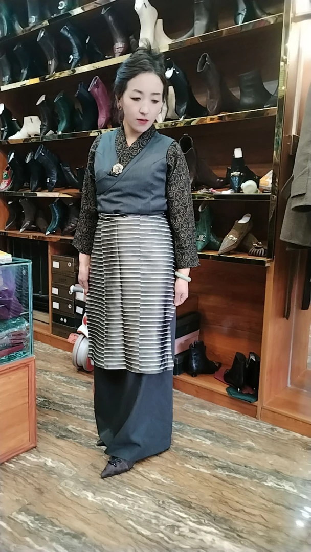 藏袍传统服装买一送衬衫