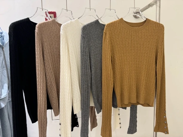 麻花编织套头纯色毛衫