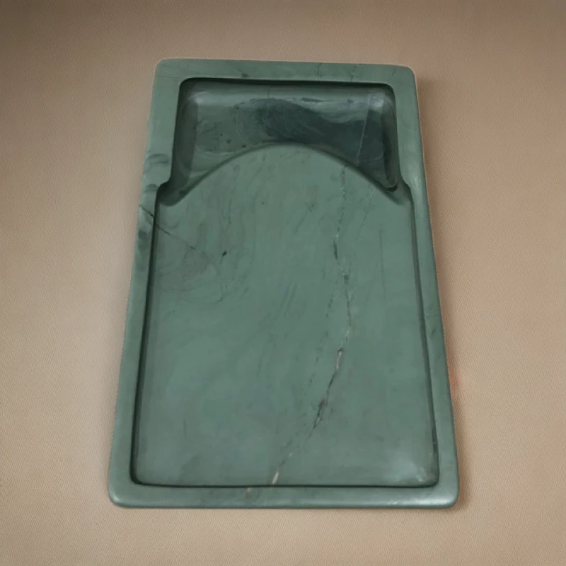 水泉老坑无纹樱哥绿门子砚随机发货尺寸：24.8*15.6*3.8*