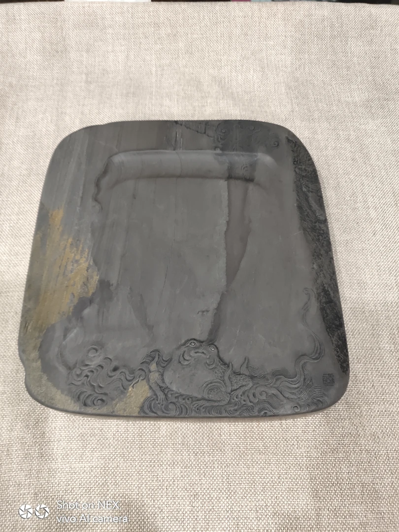 喇嘛涯老坑鸊鹈血金蟾献瑞砚:尺寸20*18.5*2.5