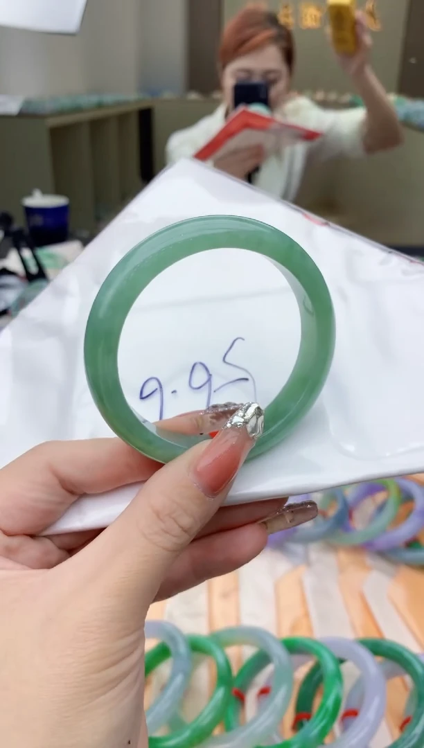 【闪购商品】翡翠手镯未镶嵌0464020043