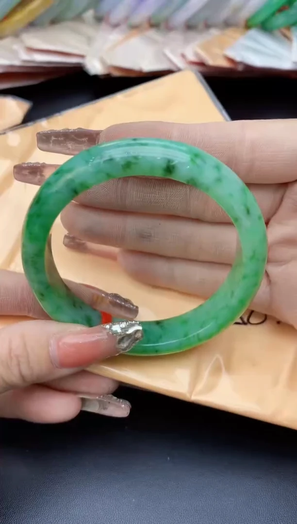【闪购商品】翡翠手镯未镶嵌0162087499