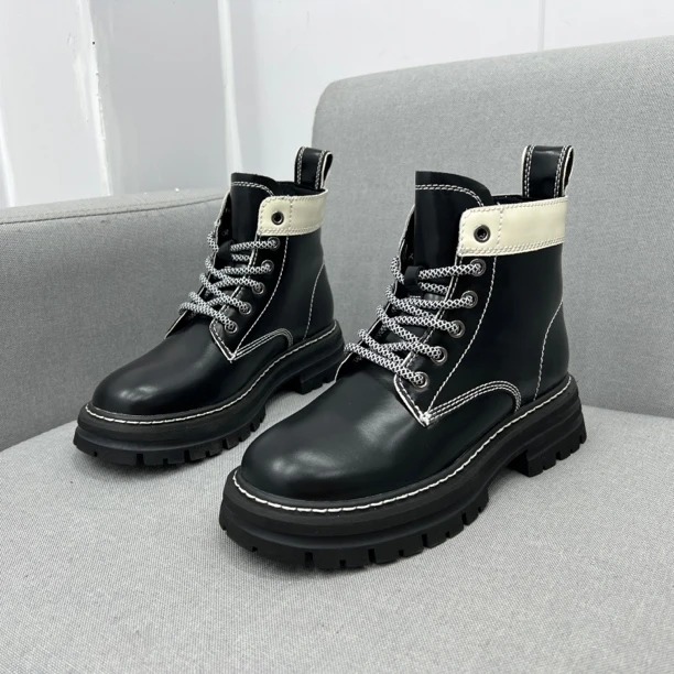 时尚休闲百搭女士运动休闲鞋舒适孤品通用