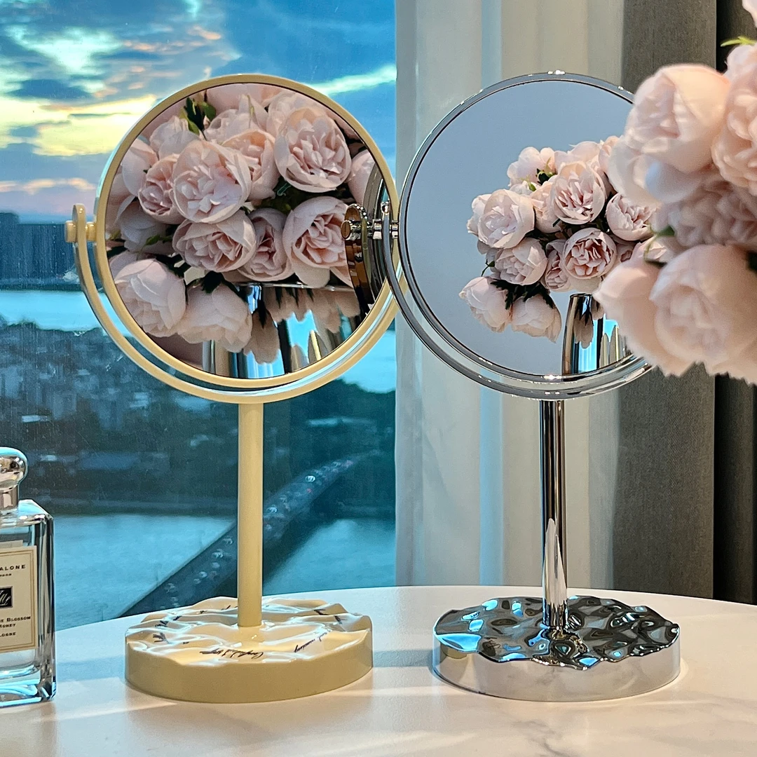 化妆镜梳妆台镜子高级感台式桌面家用宿舍专用桌面可立随身小镜子