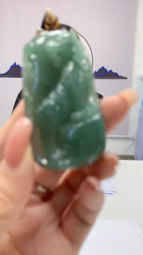 【闪购商品】定制翡翠未镶嵌4902DD-毛货挂件130