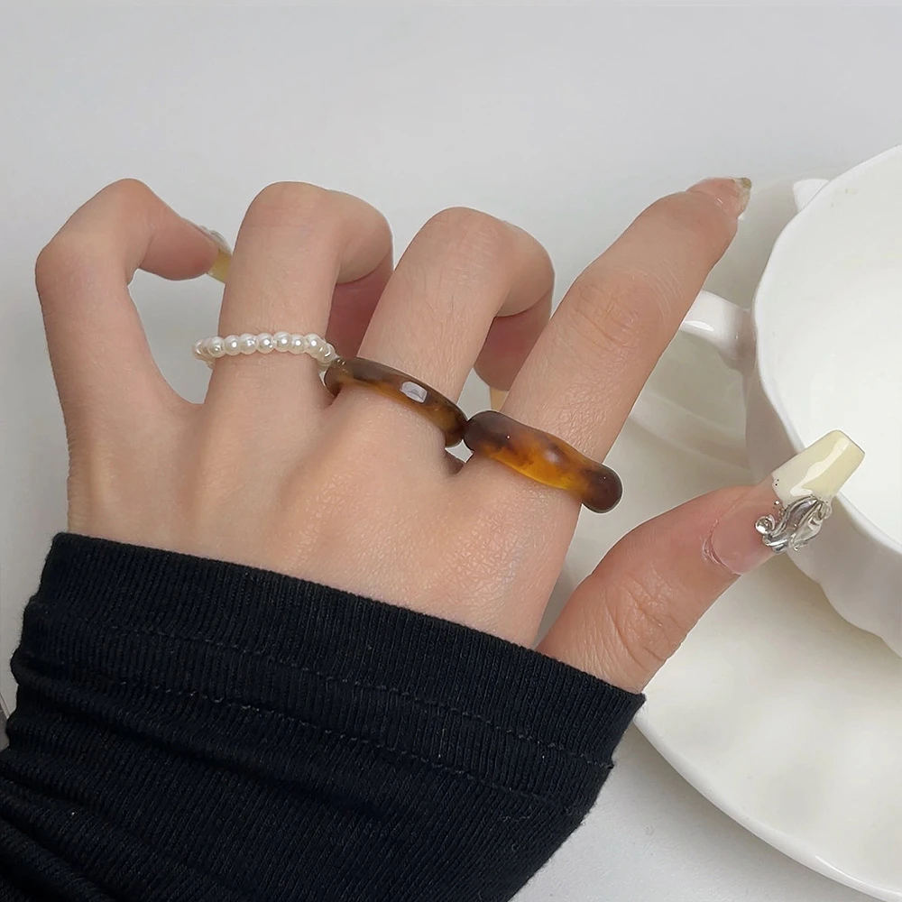 非金属仿珍珠戒指  复古小众琥珀色戒指女个性设计指环百搭食指戒