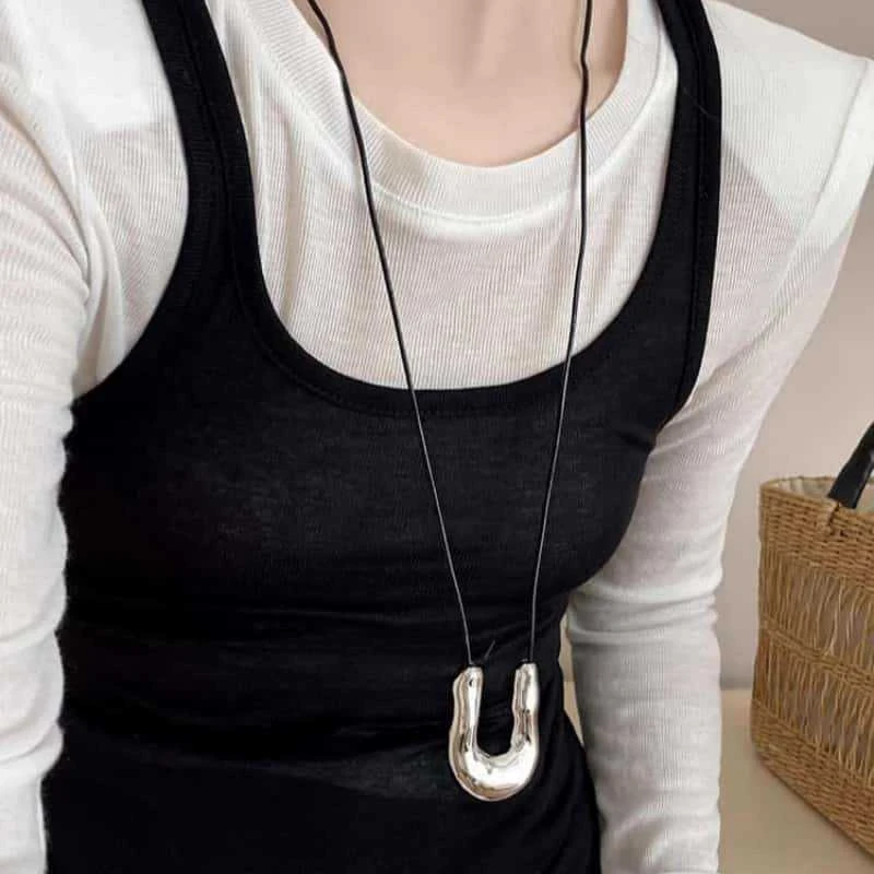 非金属皮质项链 小众设计U型马蹄长款项链女皮绳高级感毛衣链皮质