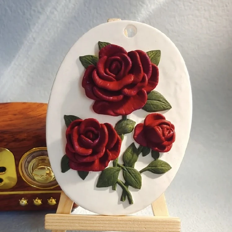 玫瑰花郁金香香薰石膏挂牌现货白胚带孔可爱花朵ins彩绘摆摊批发