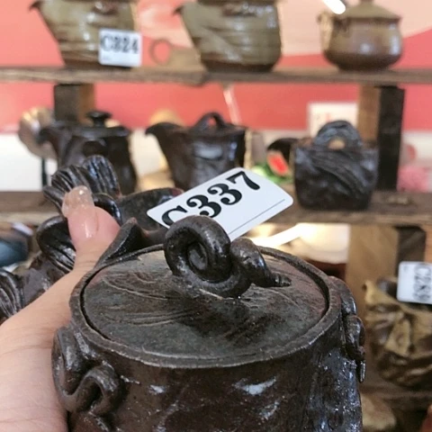 关***欻木有一点点的小姐姐