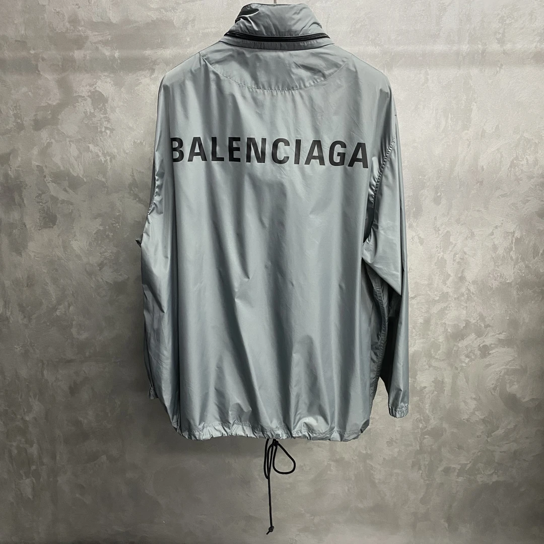 balenciaga 灰色背后印花图案logo防晒服冲锋衣 38/未使用