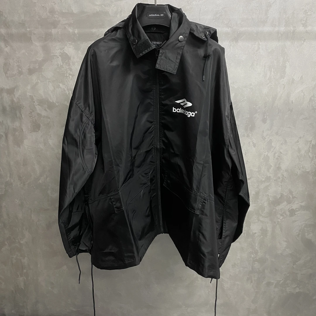 balenciaga 黑白印花图案logo滑雪冲锋衣 3/未使用