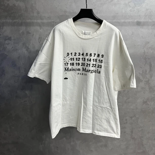 maison margiela 白色马赛克数字印花图案logo短袖 50/99新