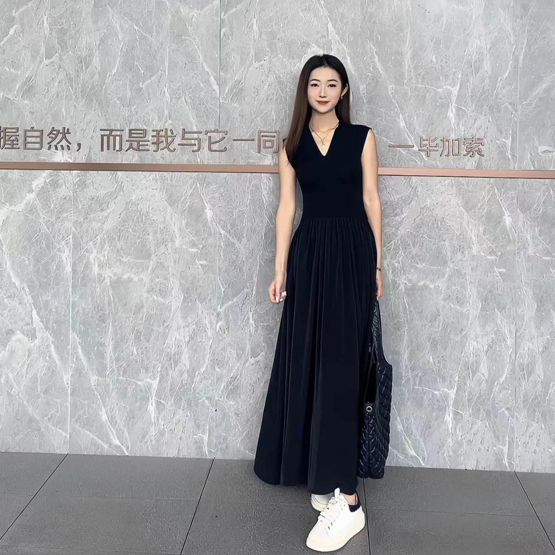 【V领】2024夏季款法式显瘦收腰气质小众黑色大裙摆时尚女装连衣裙