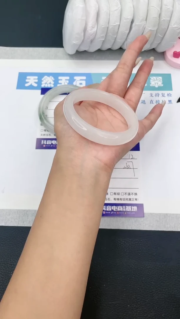 【闪购商品】石英质玉手镯未镶嵌多样性发一B12-56+