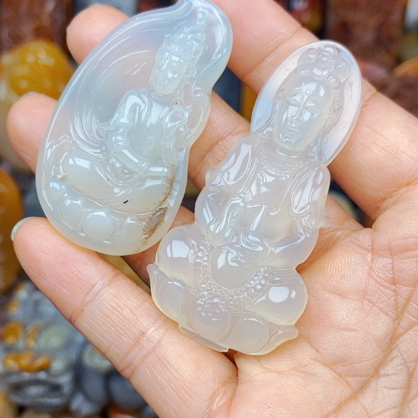 【闪购商品】石英质玉(黄龙玉)颈饰未镶嵌