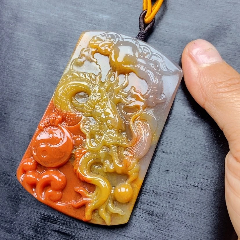 【闪购商品】石英质玉（黄龙玉）颈饰未镶嵌